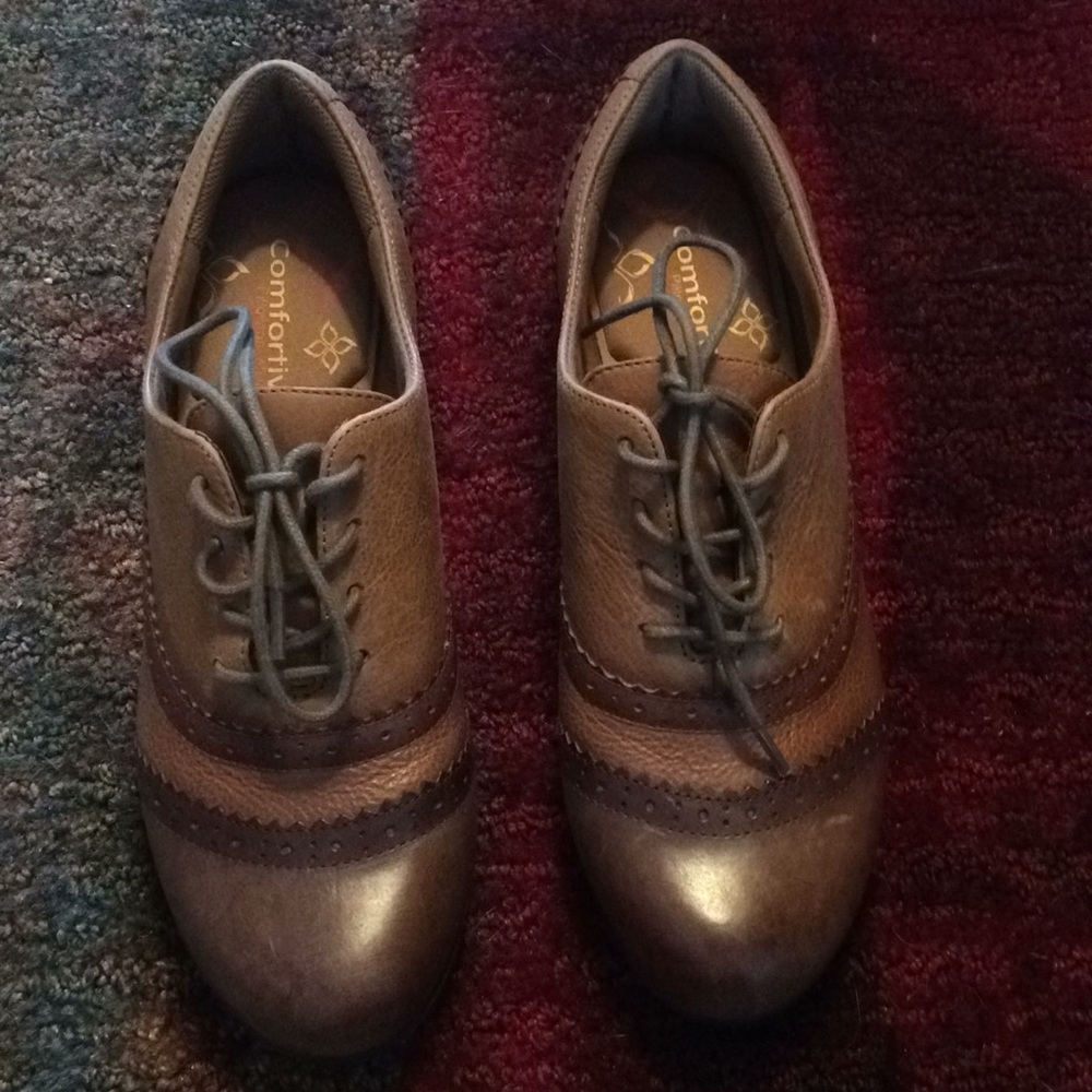 Comfortiva Reddell leather lace Oxford shoes sz 8M